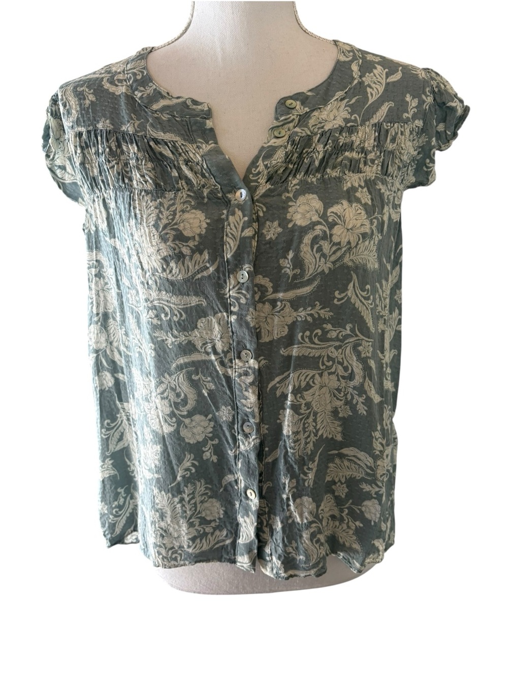 Everleigh Ruffle Cap Sleeve Button Up Sage Blouse. Size S